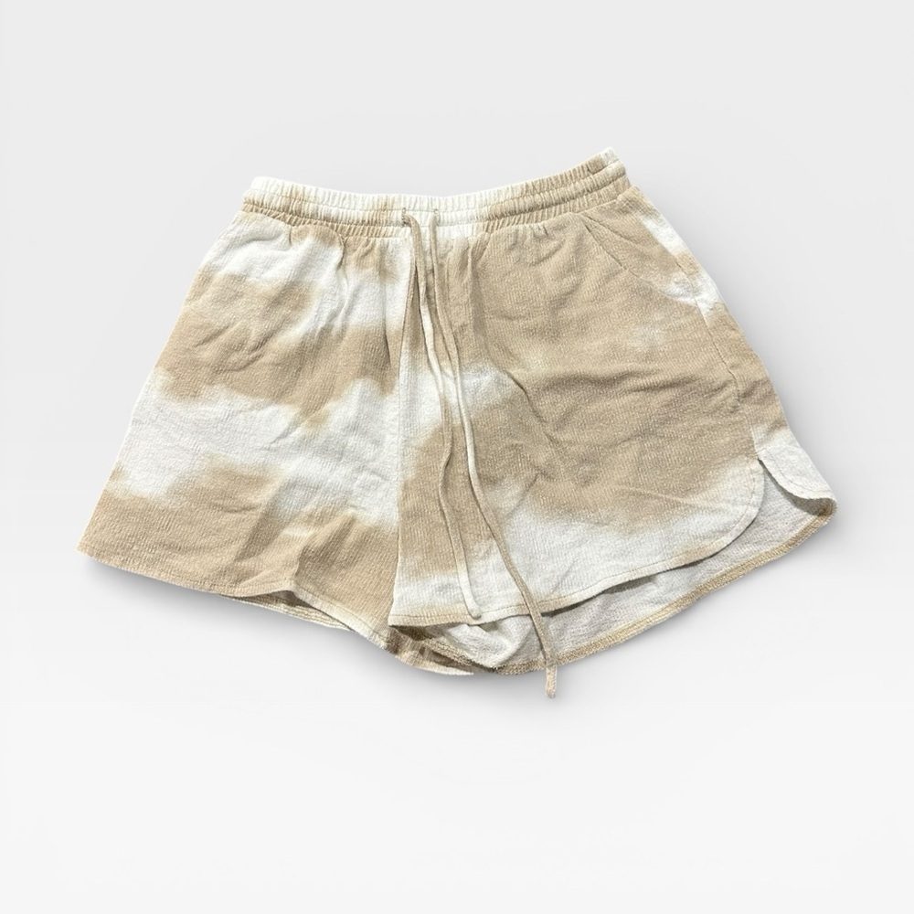 Urban Daisy Tan and White Flowy Shorts